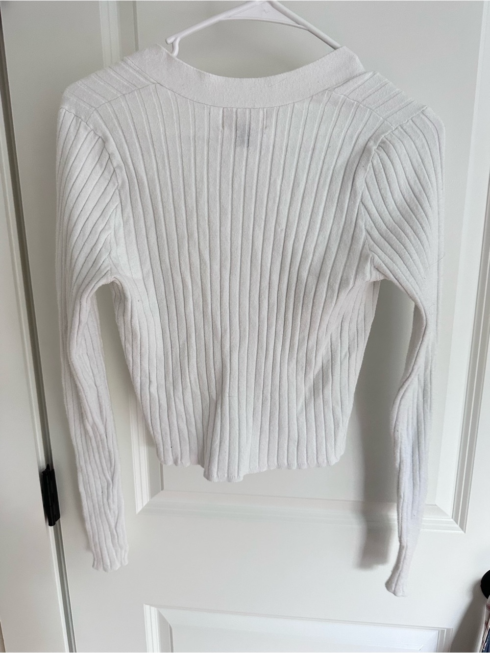 Universal Thread White Ribbed V‑Neck Button Cardigan - Picture 2 of 3